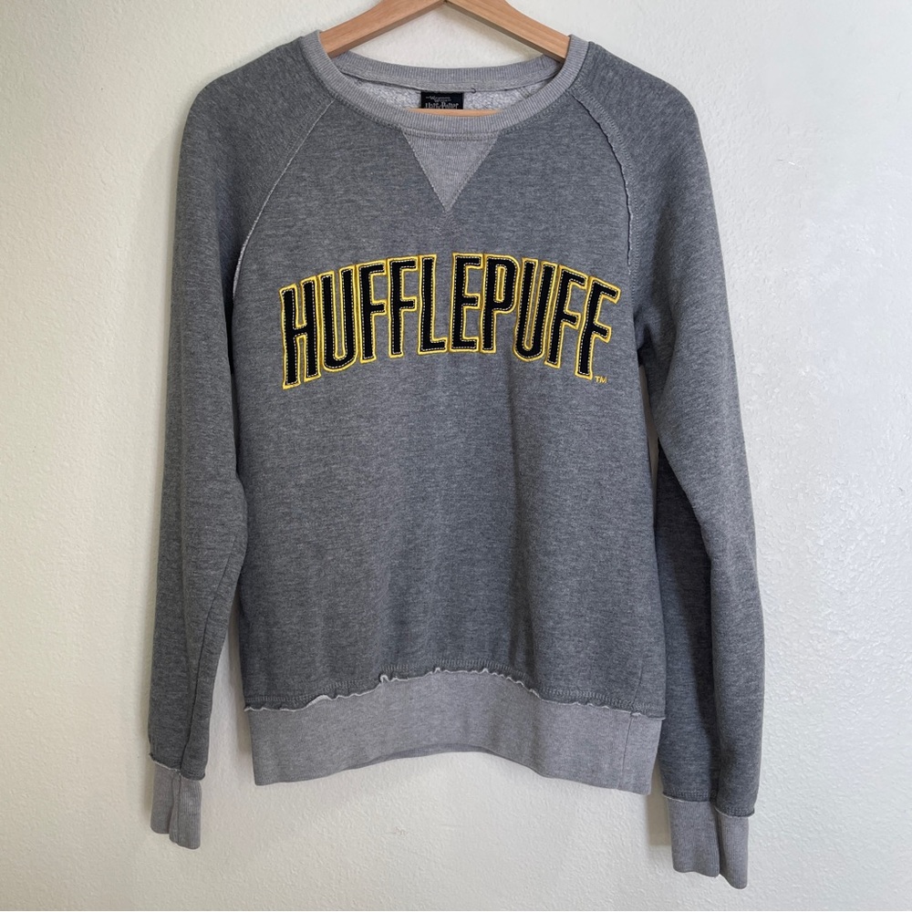 Harry Potter Universal Studios Warner Bros. Hufflepuff Sweatshirt - Gray